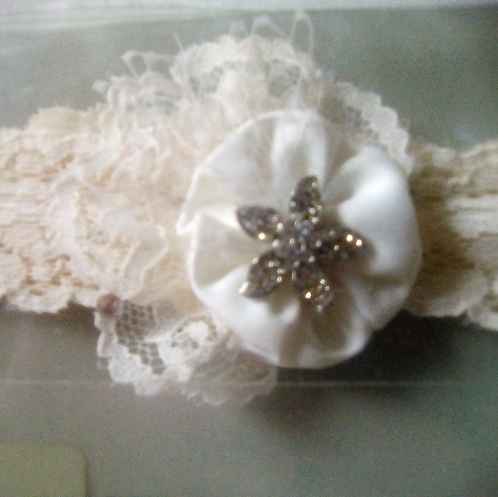 Vintage Ivy Lane Lace Wedding Garter OS - Picture 3 of 5